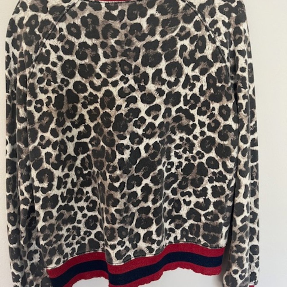 Pam & Gela animal leopard print distressed sweatshirt size Medium - Picture 4 of 5